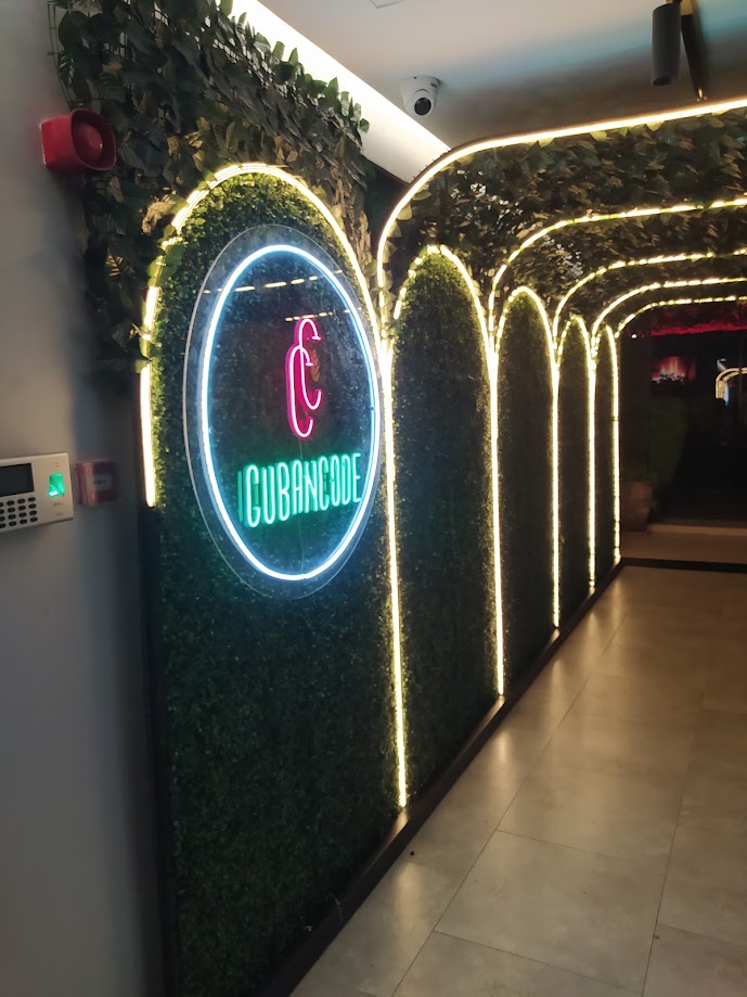 Cubancode Arch Neon